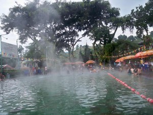 Nikmatnya Berendam Air Panas di Sariater Subang