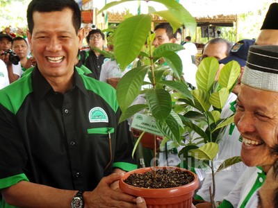 Paguyuban Budiasi Tebar Jutaan Bibit Pohon
