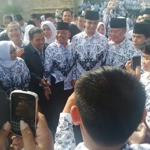 Anies: Dalam Revolusi Mental, Kita Harus Ubah Cara Pandang Terhadap Guru