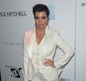 Kourtney Kardashian Akan Melahirkan Anak Laki-laki?