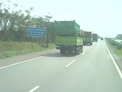 Truk Makan Truk