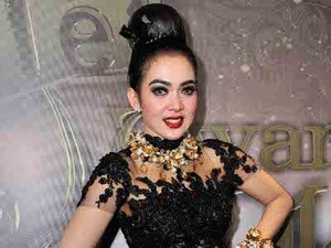 Syahrini Bakal Menikah Tahun Depan?