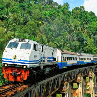 Natal dan Tahun Baru Masih Sebulan, Tiket KA Ekonomi Solo-Jakarta Sudah Ludes