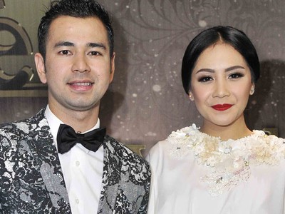 Penampilan Perdana Raffi dan Nagita di Red Carpet