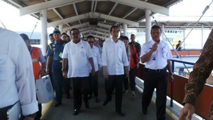 Presiden Jokowi Berangkat Blusukan ke Lampung Naik Kapal Roro
