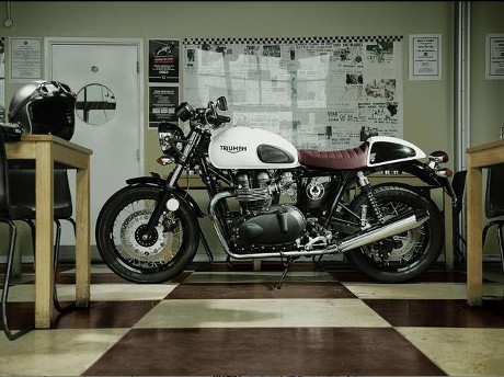 Gara-gara ECU Bermasalah, Triumph Tarik Ratusan Motor