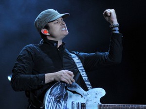 Tom DeLonge Blink 182 Mulai Gerah dengan Situs Streaming Lagu