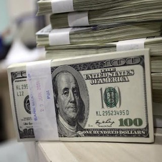 Buruh Ingin Hitung UMP Pakai Patokan Dolar, Ini Kata Pemerintah