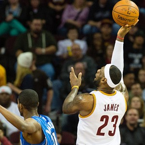 Usai Kritik Diri Sendiri, LeBron Unjuk Gigi untuk Menangkan Cavs