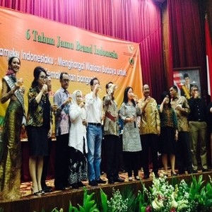 Dua Menteri Jokowi dan Pengusaha Ramai-ramai Minum Jamu