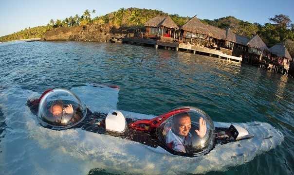 Resor Mewah di Fiji, Punya Kapal Selam Sendiri!