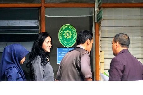 Demi Sidang Pembatalan Nikah, Jessica Iskandar Tinggalkan Anak yang Sakit