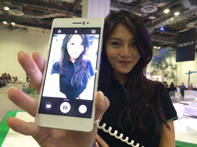 Langsing dan Seksi Oppo R5