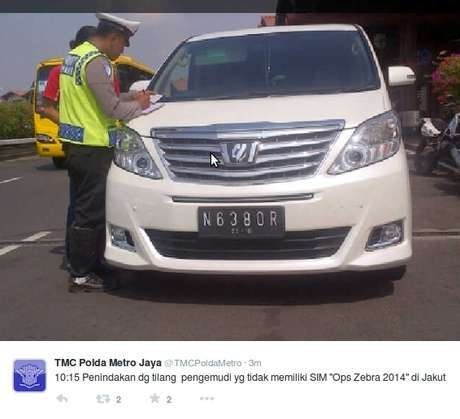 Aduh, Alphard Ngebor Kena Tilang