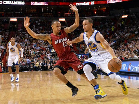 Kalahkan Heat, Warriors Catatkan Enam Kemenangan Beruntun