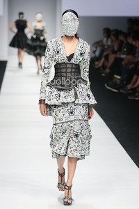 Barli Asmara 5asec LHarmonie Aux Details. Jakarta Fashion Week 2015 at Senayan City. Jakarta. [Foto: Mohammad Abduh/Wolipop]