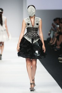 Barli Asmara 5asec LHarmonie Aux Details. Jakarta Fashion Week 2015 at Senayan City. Jakarta. [Foto: Mohammad Abduh/Wolipop]