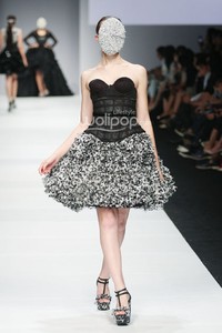 Barli Asmara 5asec LHarmonie Aux Details. Jakarta Fashion Week 2015 at Senayan City. Jakarta. [Foto: Mohammad Abduh/Wolipop]