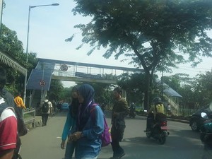 Meski Jembatan Tanjung Barat Dikanopi, Pedestrian Masih Enggan Lewat