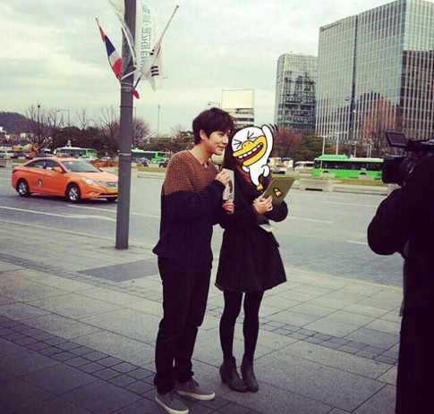 Ke Gwanghwamun, Kyuhyun SuJu Bagi-bagi CD Buat yang Kesepian