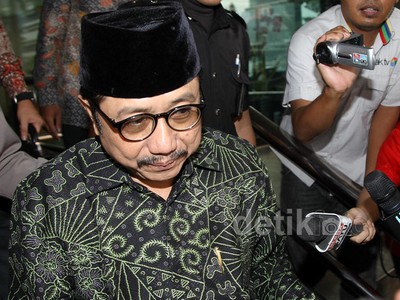Waryono Karno Diperiksa Sebagai Tersangka