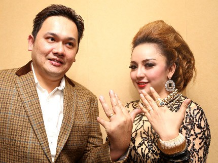 Ditanya Nikah Siri, Farhat Berceloteh: Akad, Nekat, Kiamat, Nikmat Hingga Akhirat
