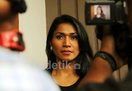 Digugat Hak Asuh Anak, Anne J Cotto Bingung Suami Ikut Marah-marah