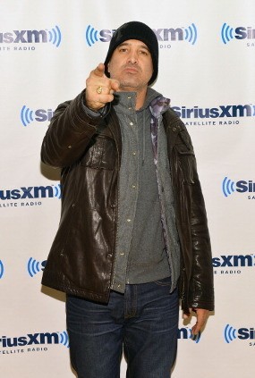 Vokalis Creed Mengaku Jatuh Miskin