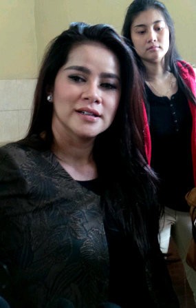 Hamil 8 Bulan, Olla Ramlan Dijaga Ketat Suami