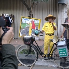Prabu Superhero Sampah Penerus Sariban di Kota Bandung
