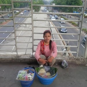 Ini Teh Ninih, Gadis Cantik Penjual Gethuk yang Ramai Diperbincangkan Orang