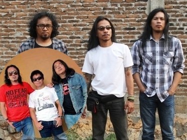 Boomerang dan Powerslaves Duel di Konser Rock 90s