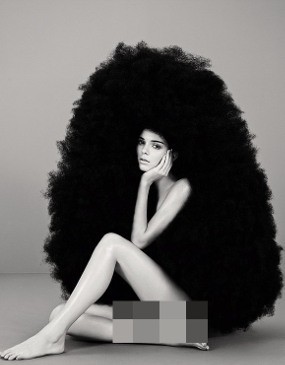 Lagi, Kendall Jenner Pose Bugil untuk Pemotretan Majalah