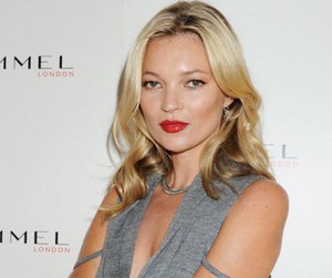 Rahasia Kecantikan Kate Moss di Hari Natal