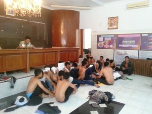Tawuran Pakai Sajam Sebabkan 1 Warga Terluka, Puluhan Siswa Diamankan