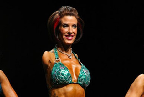 Salut! Wanita Ini Berhasil Jadi Body Builder Meski Tak Punya Lengan