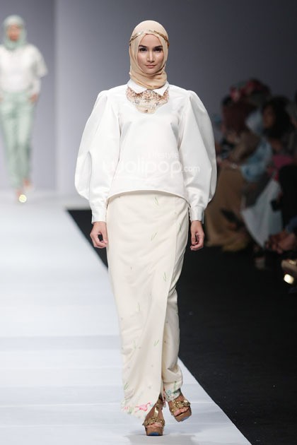 Ria Miranda 8 Infinite Capsule Collection Asosiasi Perancang Pengusaha Muda Indonesia. Jakarta Fashion Week 2015 at Senayan City. Jakarta. [Foto: Mohammad Abduh/Wolipop]