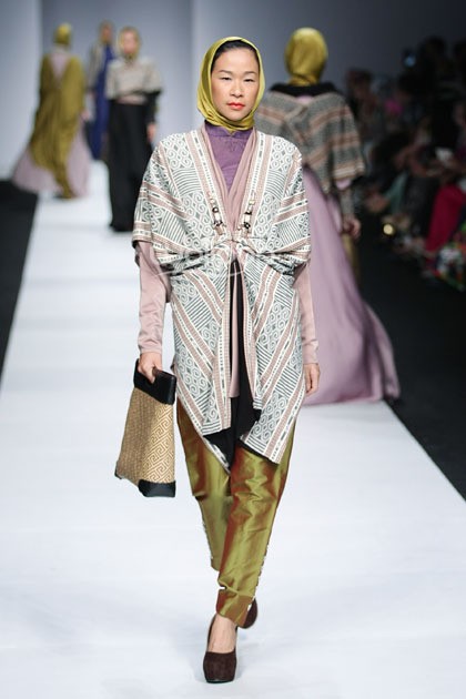 Kurzien Karzai 8 Infinite Capsule Collection Asosiasi Perancang Pengusaha Muda Indonesia. Jakarta Fashion Week 2015 at Senayan City. Jakarta. (Foto: Mohammad Abduh/Wolipop)