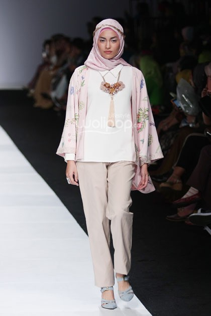 Ria Miranda 8 Infinite Capsule Collection Asosiasi Perancang Pengusaha Muda Indonesia. Jakarta Fashion Week 2015 at Senayan City. Jakarta. [Foto: Mohammad Abduh/Wolipop]