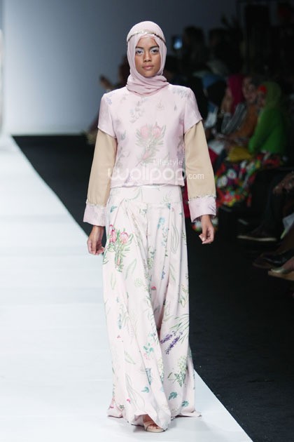 Ria Miranda 8 Infinite Capsule Collection Asosiasi Perancang Pengusaha Muda Indonesia. Jakarta Fashion Week 2015 at Senayan City. Jakarta. [Foto: Mohammad Abduh/Wolipop]