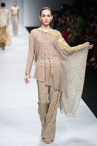 Khanaan 8 Infinite Capsule Collection Asosiasi Perancang Pengusaha Muda Indonesia. Jakarta Fashion Week 2015 at Senayan City. Jakarta. [Foto: Mohammad Abduh/Wolipop]