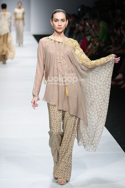 Khanaan 8 Infinite Capsule Collection Asosiasi Perancang Pengusaha Muda Indonesia. Jakarta Fashion Week 2015 at Senayan City. Jakarta. [Foto: Mohammad Abduh/Wolipop]