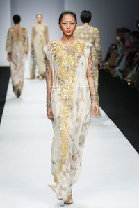 Khanaan 8 Infinite Capsule Collection Asosiasi Perancang Pengusaha Muda Indonesia. Jakarta Fashion Week 2015 at Senayan City. Jakarta. [Foto: Mohammad Abduh/Wolipop]