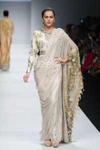 Khanaan 8 Infinite Capsule Collection Asosiasi Perancang Pengusaha Muda Indonesia. Jakarta Fashion Week 2015 at Senayan City. Jakarta. [Foto: Mohammad Abduh/Wolipop]