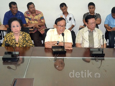 Akbar Tandjung Gelar Rapat dengan Agung Laksono Cs