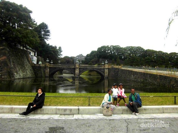 Tur Imperial Palace, Mengunjungi Istana Kaisar Jepang