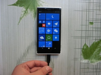 Bocoran Lumia 1030 dengan Kamera Besar
