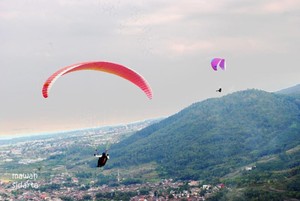 Di Tempat Ini, Traveler Bisa Melayang di Atas Malang