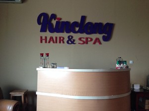 Merasakan Sensasi Spa dan Setrika Wajah di Salon Kinclong Milik Titi Kamal