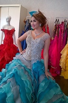 Fitri Karlina Nikahan dengan Konsep Negeri di Awan